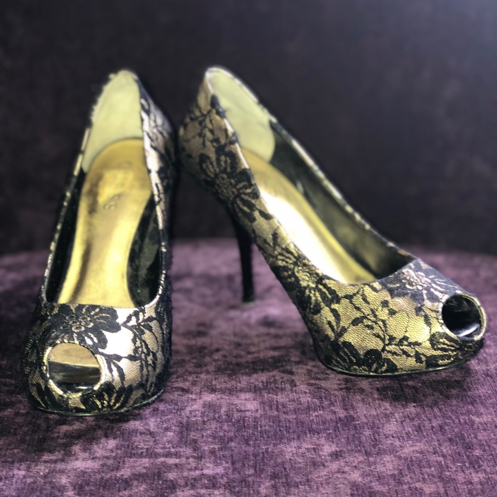 GUESS Peep Toe Heel